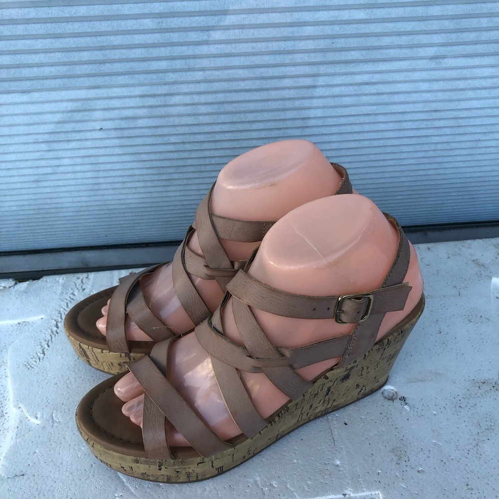 Sey Esteem Stylish Women’s Tan Wedge Gladiator Sandals Size 7.5